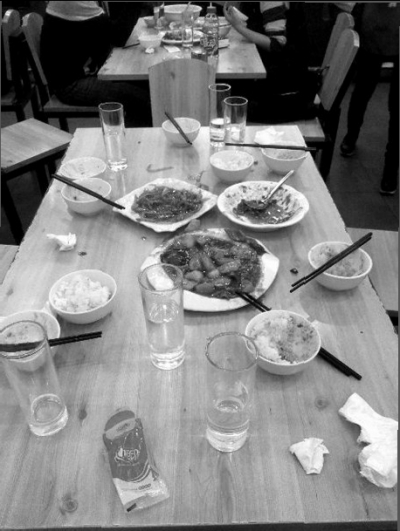 畜禽养殖禁养区竟藏几百头猪附近居民被熏惨‘milan米兰’(图3) 米兰官方网站