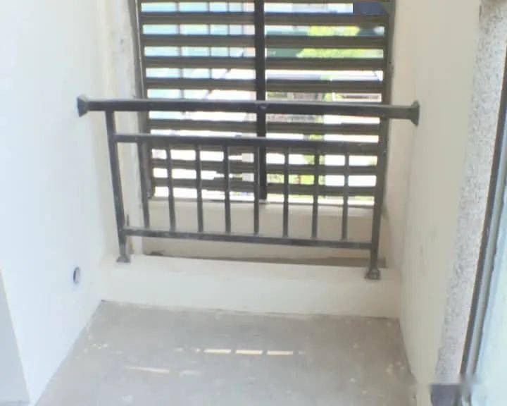 米兰官方网站-业主:“空调不能在外面装！”开发公司:可以把师傅从楼顶抬下来！(图3)