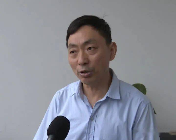 米兰官方网站-业主:“空调不能在外面装！”开发公司:可以把师傅从楼顶抬下来！(图12)